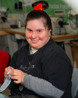 Lavoro sostenibile e inclusivo: il progetto Tessuti Solidali di Fondazione Terna